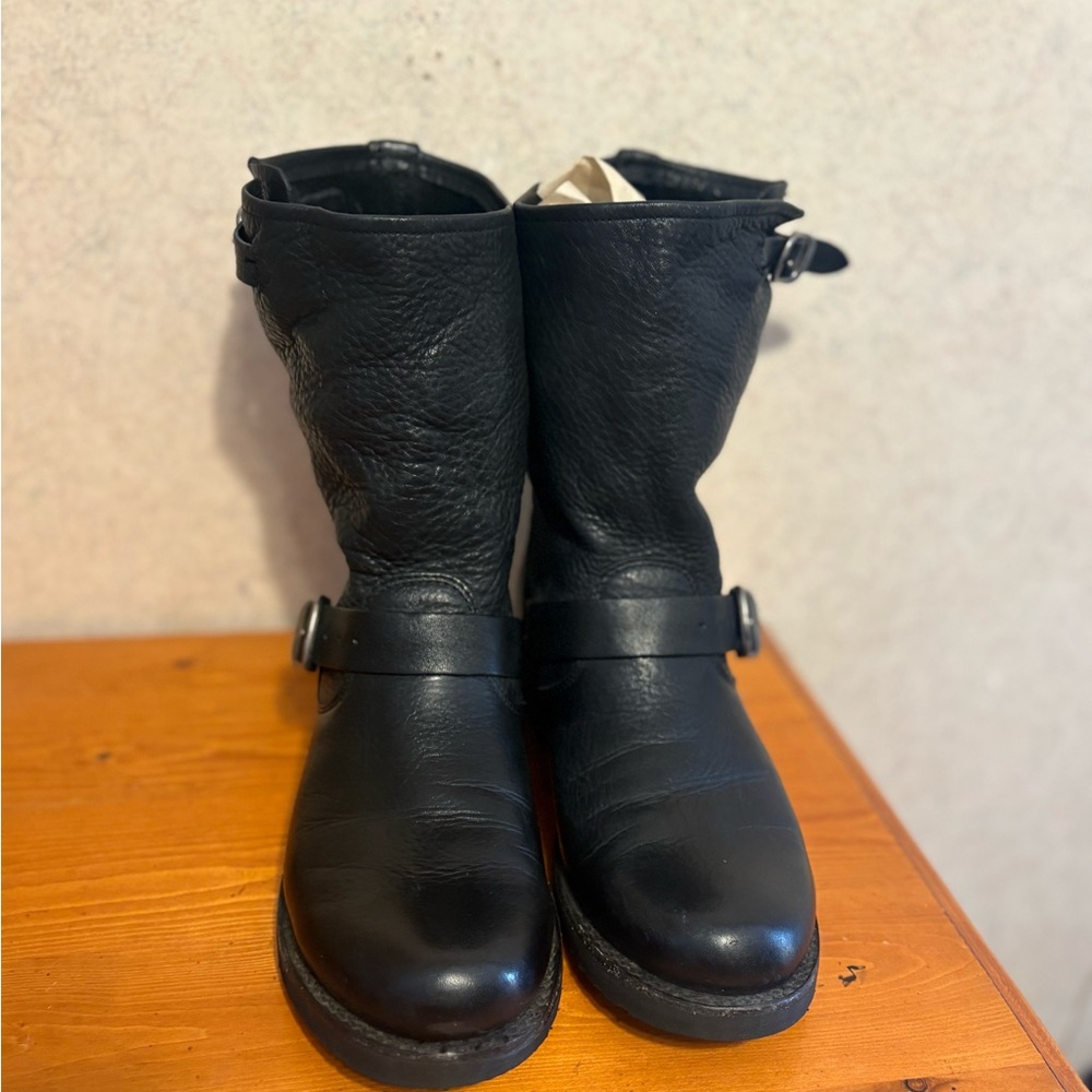 Frye Veronica Short Black Leather Western Slouch Moto
Boot Women’s Size 9.5 - Picture 3 of 11